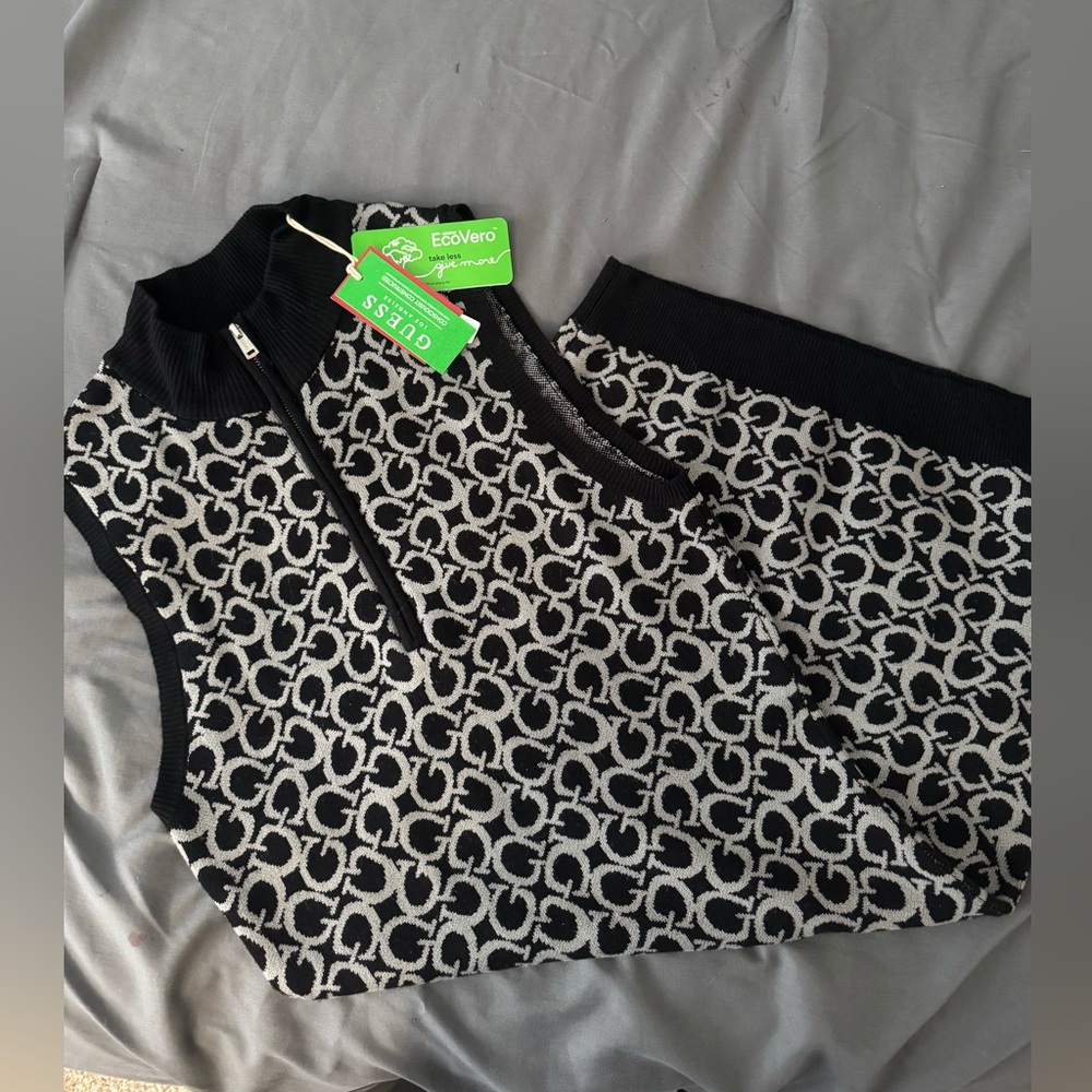 DRESS GUESS